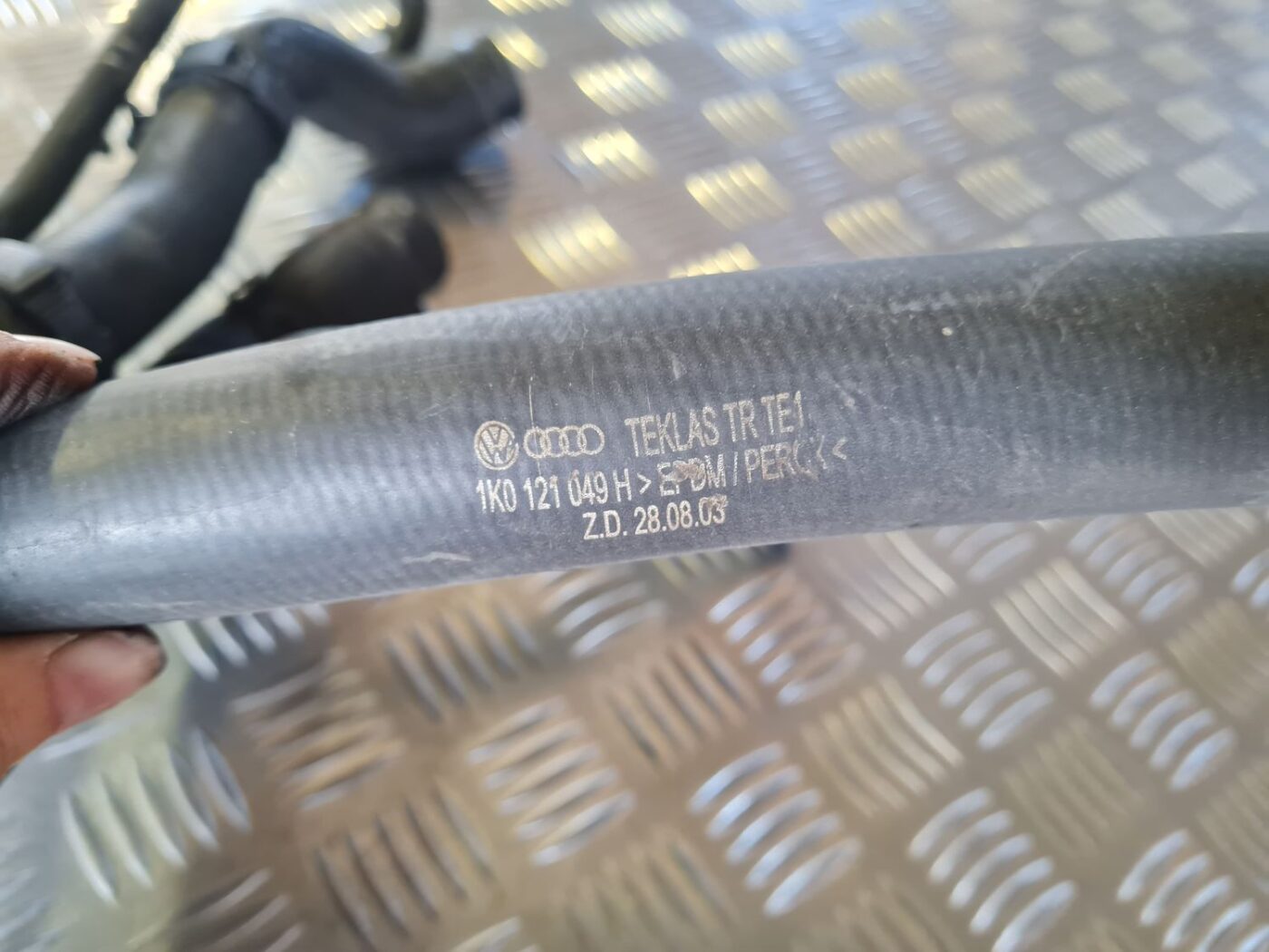 Dzesēšanas caurules priekš VW GOLF 5 2004 6 Dzesēšanas caurules priekš VW GOLF 5 2004