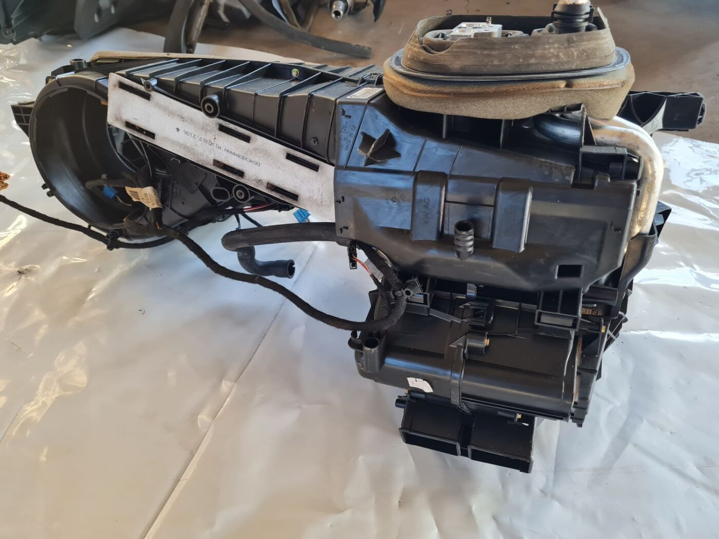 Salona sildītājs priekš VW GOLF 5 2004