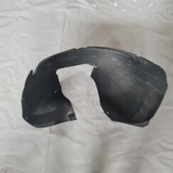 Priekšējais kreisais paspārns priekš VW GOLF 5 2004