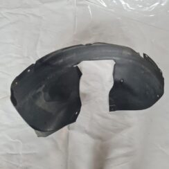 Priekšējais labais paspārns priekš VW GOLF 5 2004