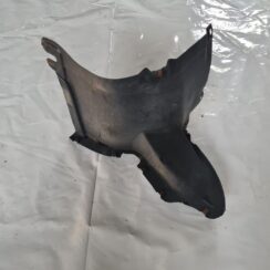 Priekšējais kreisais paspārns priekš VW GOLF 5 2004