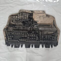 Dzinēja aizsargs priekš VW GOLF 5 2004