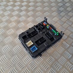 Drošinātāju bloks priekš CITROEN BERLINGO 2014