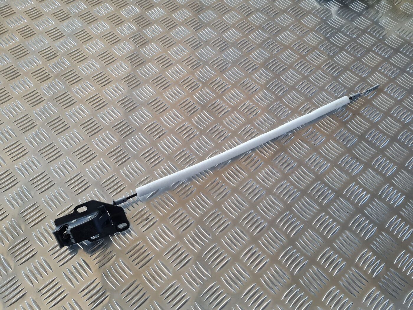 Bagāžnieka vāka slēdzene priekš CITROEN BERLINGO 2014 1 Bagāžnieka vāka slēdzene priekš CITROEN BERLINGO 2014