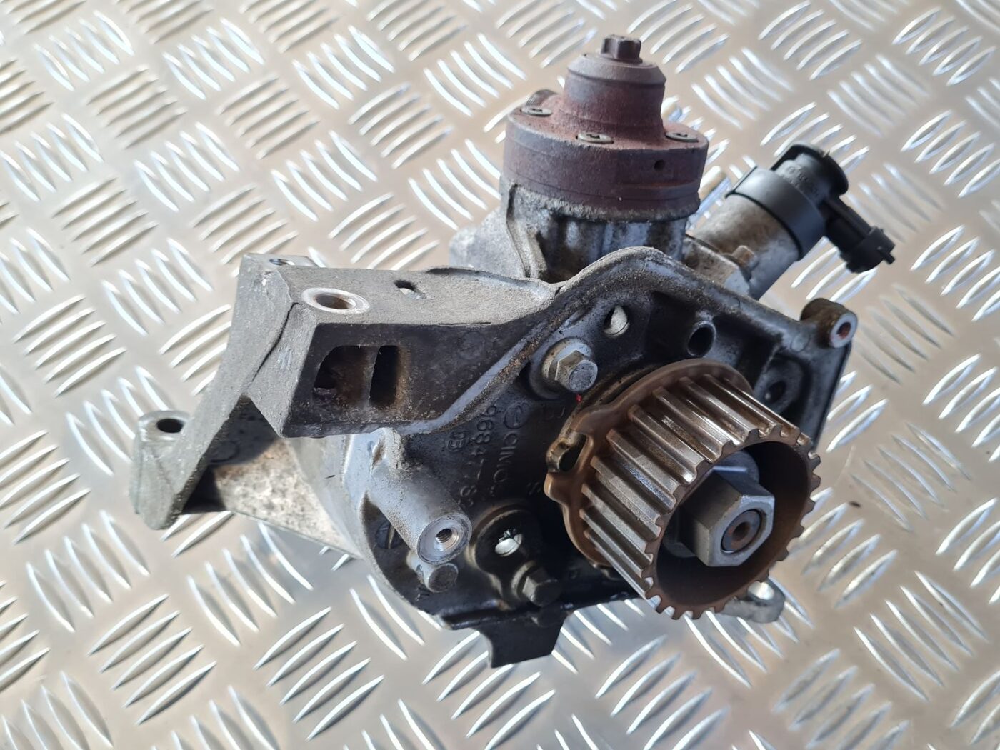 Augstspiediena degvielas sūknis priekš CITROEN BERLINGO 2014 2 Augstspiediena degvielas sūknis priekš CITROEN BERLINGO 2014