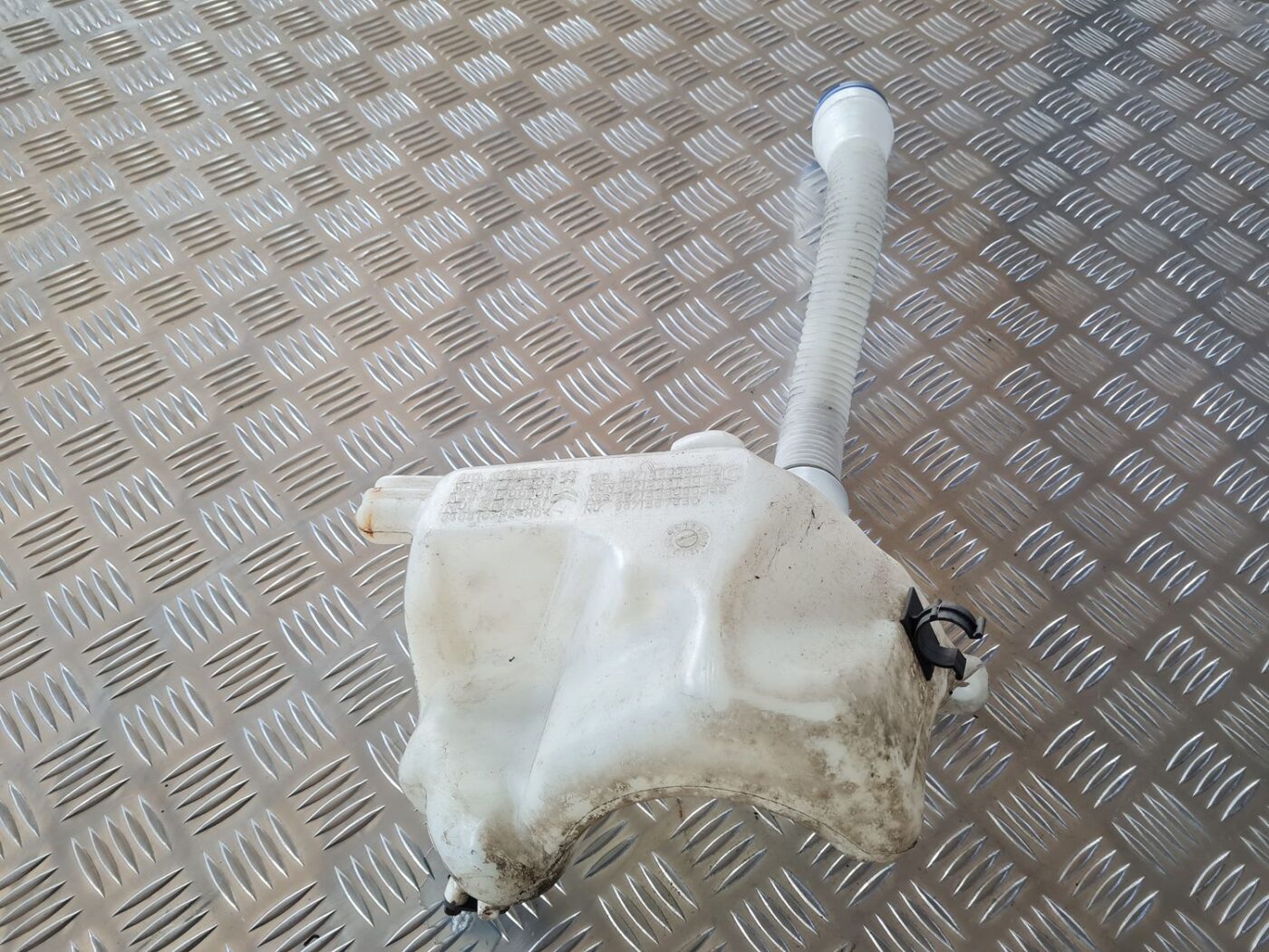 Mazgātāja šķidruma tvertne priekš CITROEN BERLINGO 2014 3 Mazgātāja šķidruma tvertne priekš CITROEN BERLINGO 2014