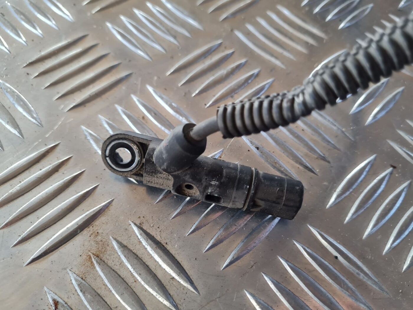 Kloķvārpstas devējs priekš CITROEN BERLINGO 2014