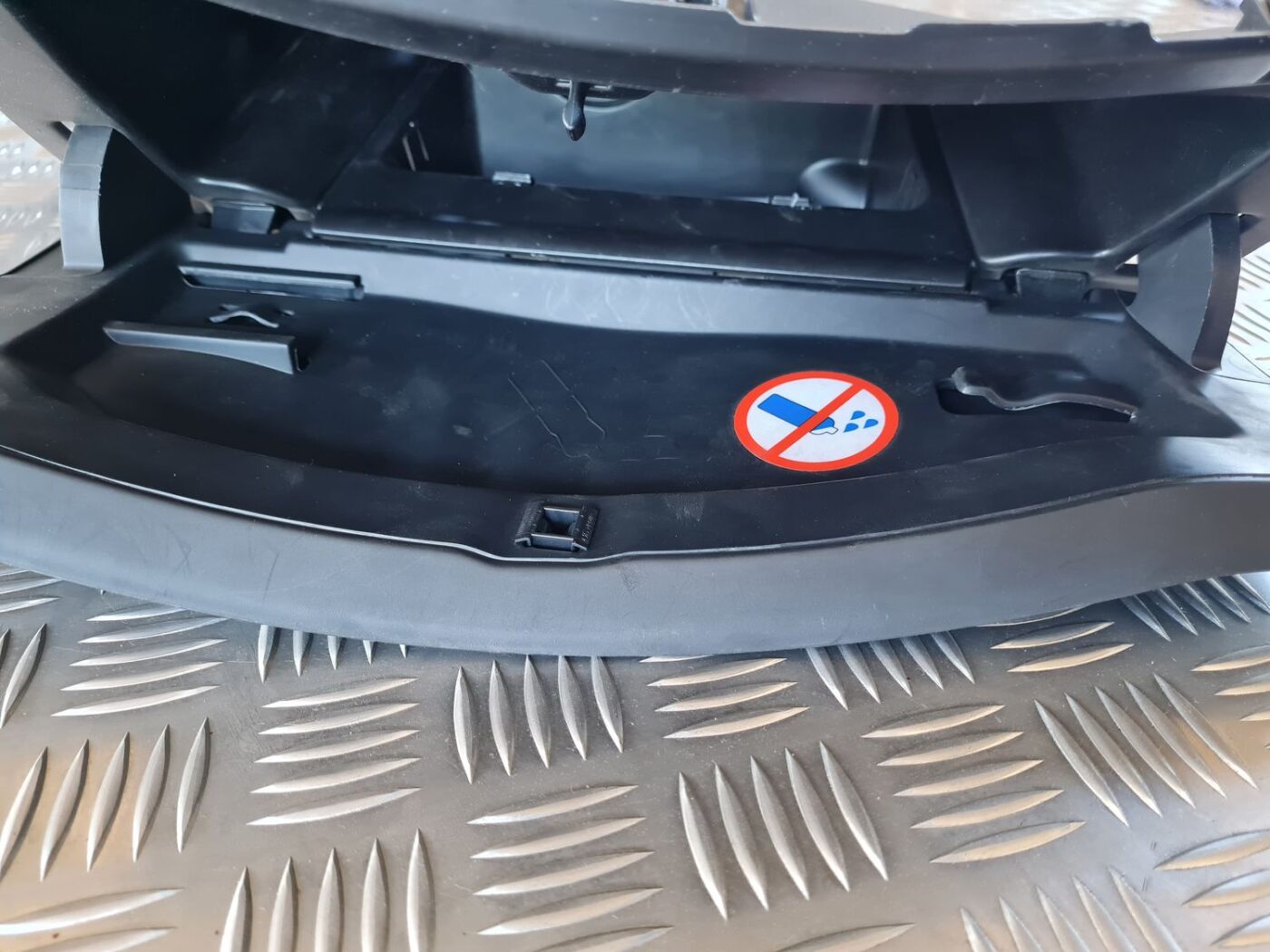 Mantu glabāšanas nodalījums pasažiera pusē priekš CITROEN BERLINGO 2014 3 Mantu glabāšanas nodalījums pasažiera pusē priekš CITROEN BERLINGO 2014