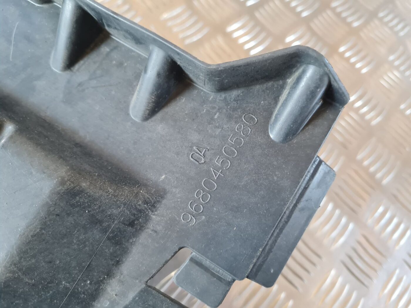 Ieplūdes gaisa deflektors/Difuzors priekš CITROEN BERLINGO 2014 2 Ieplūdes gaisa deflektors/Difuzors priekš CITROEN BERLINGO 2014