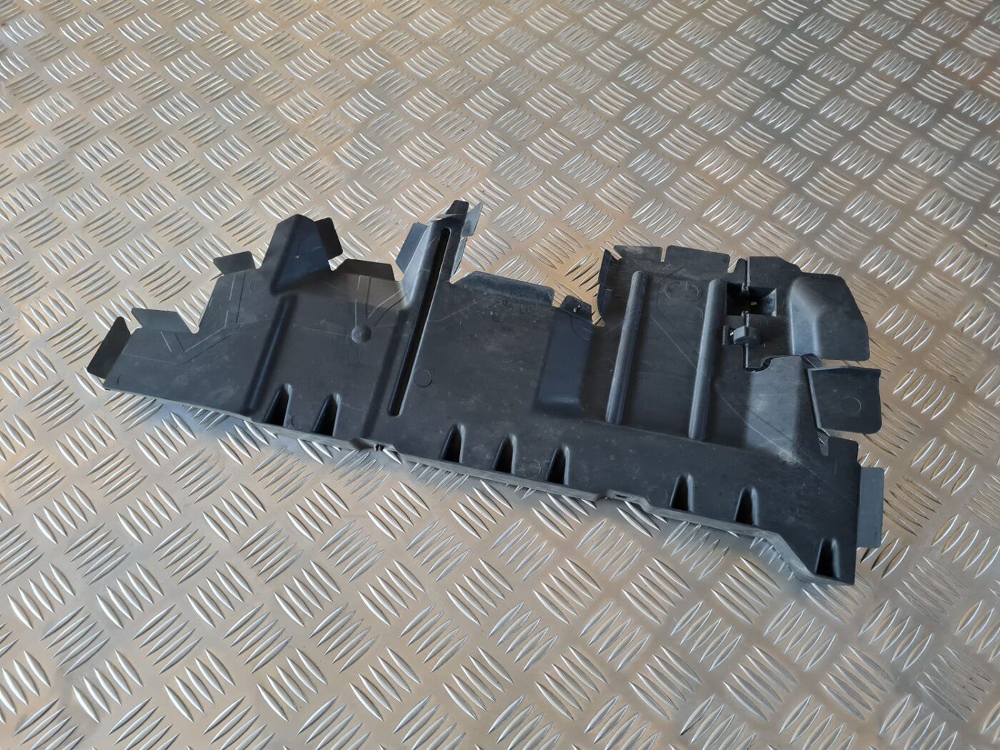 Ieplūdes gaisa deflektors/Difuzors priekš CITROEN BERLINGO 2014 4 Ieplūdes gaisa deflektors/Difuzors priekš CITROEN BERLINGO 2014