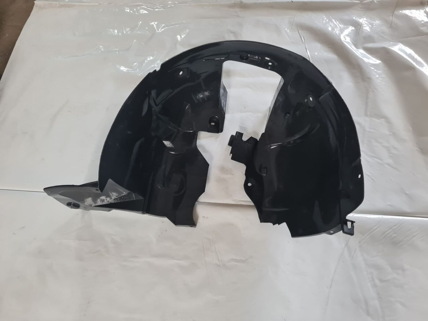 Priekšējais kreisais paspārns priekš CITROEN BERLINGO 2014