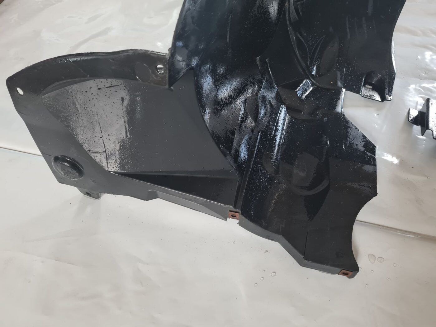 Priekšējais kreisais paspārns priekš CITROEN BERLINGO 2014