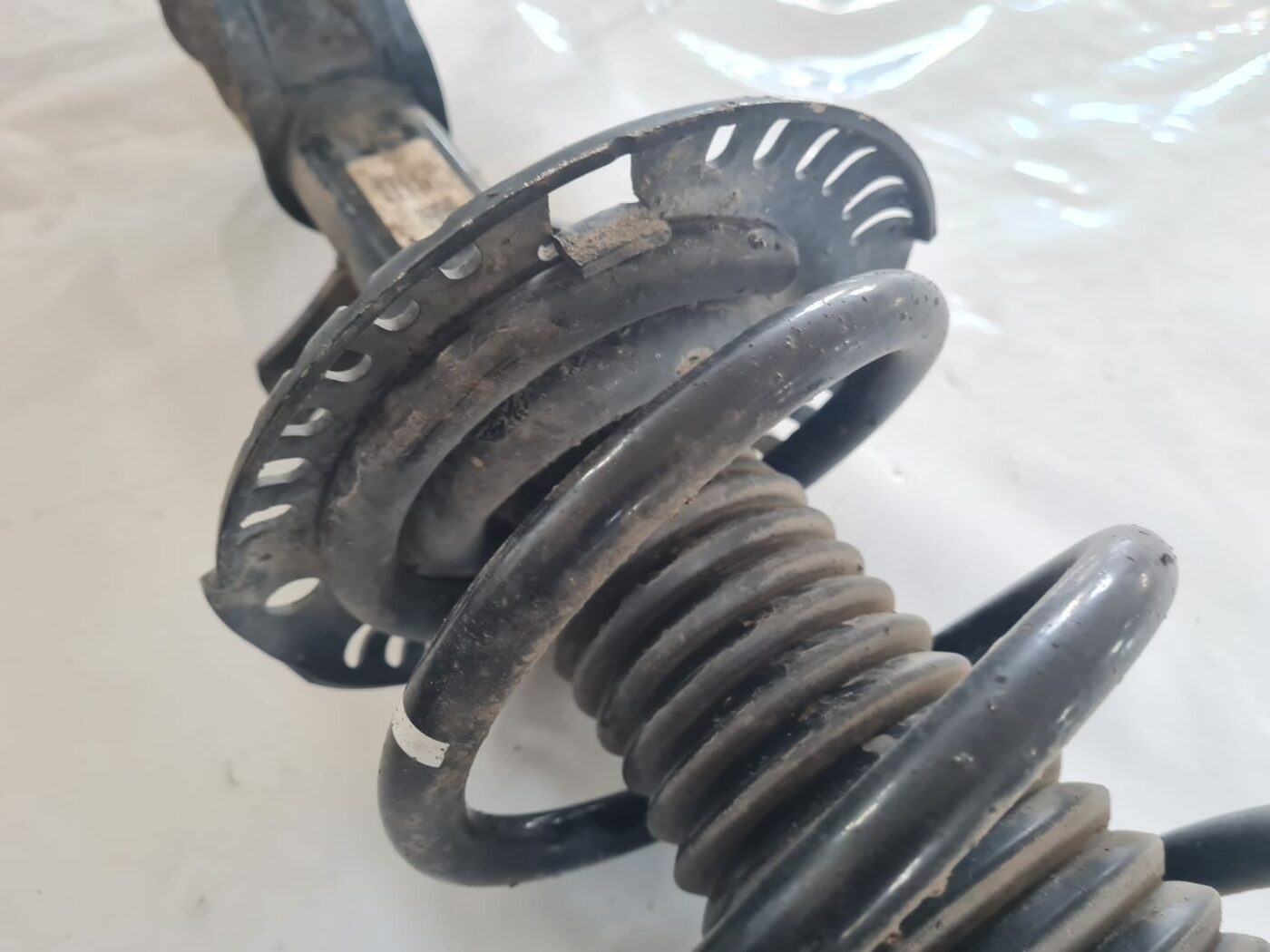 Priekšējais amortizators priekš VW CRAFTER 2018 4 Priekšējais amortizators priekš VW CRAFTER 2018