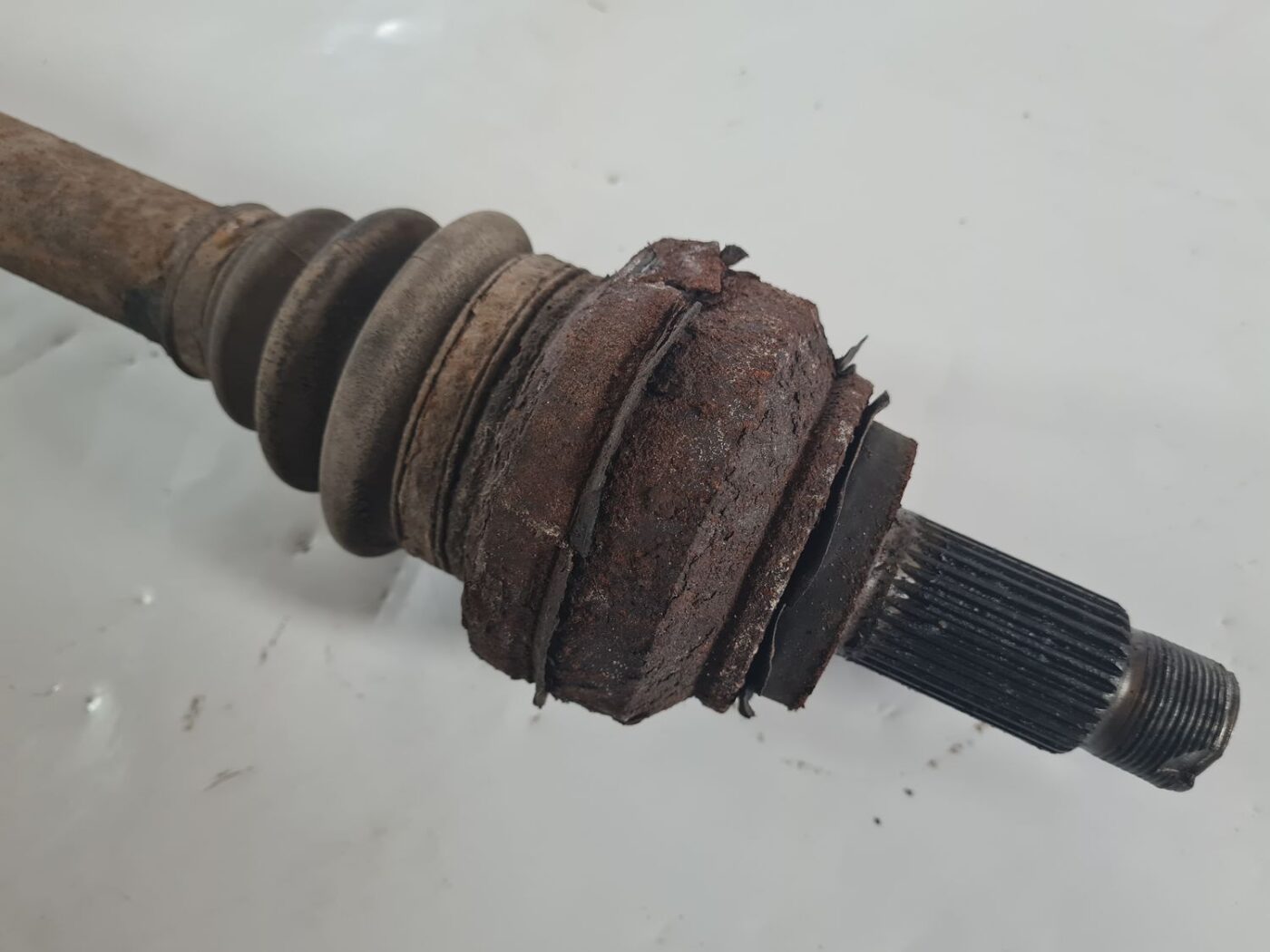 Pusass aizmugurē priekš BMW 6 E63 645 2004