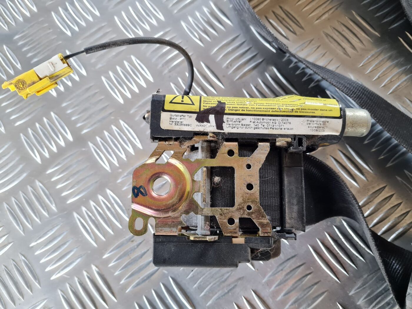 Priekšējā kreisā drošības josta priekš FIAT STILO 2003 4 Priekšējā kreisā drošības josta priekš FIAT STILO 2003