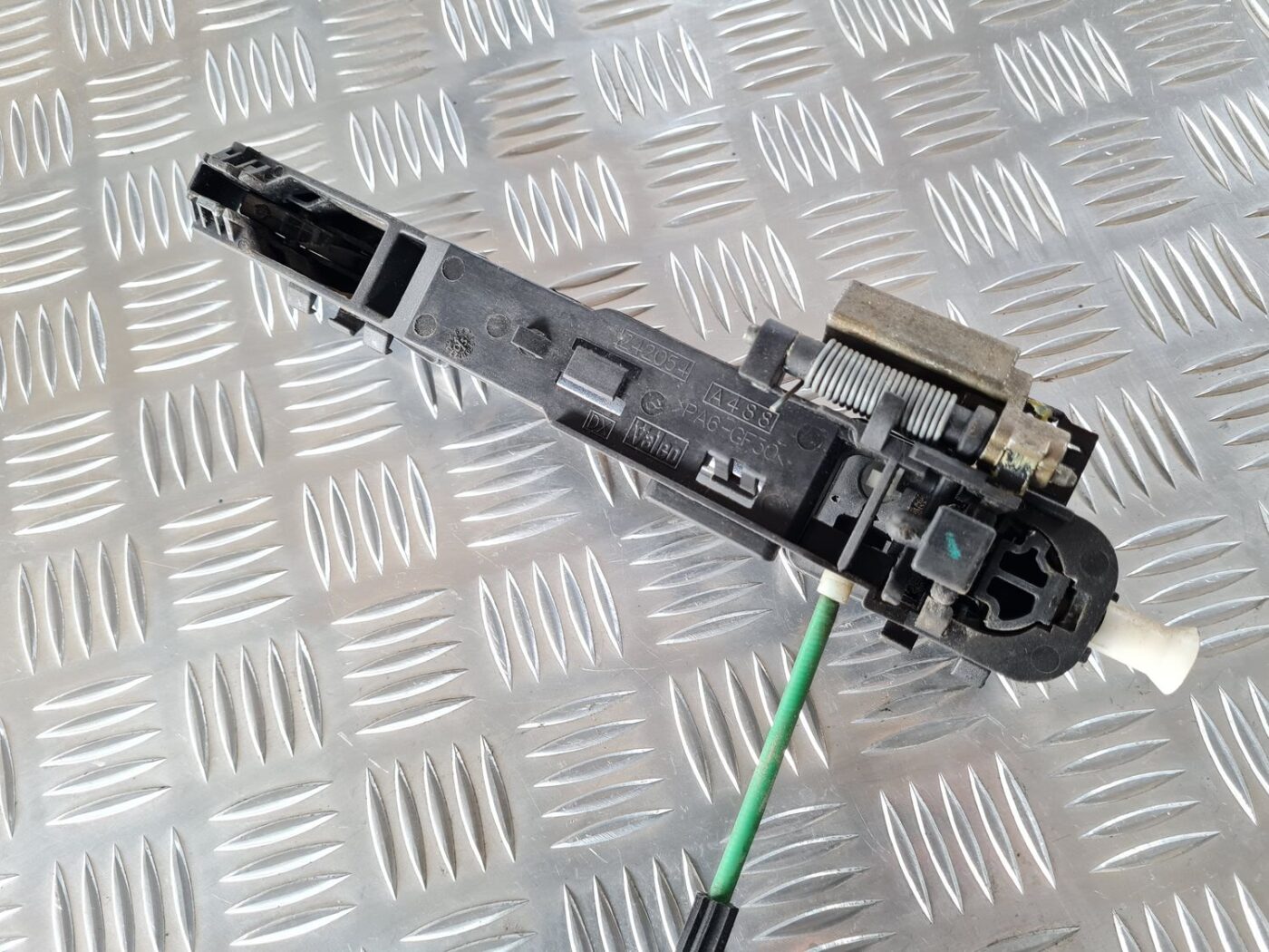 Aizmugurējais kreisais durvju rokturis priekš FIAT STILO 2003