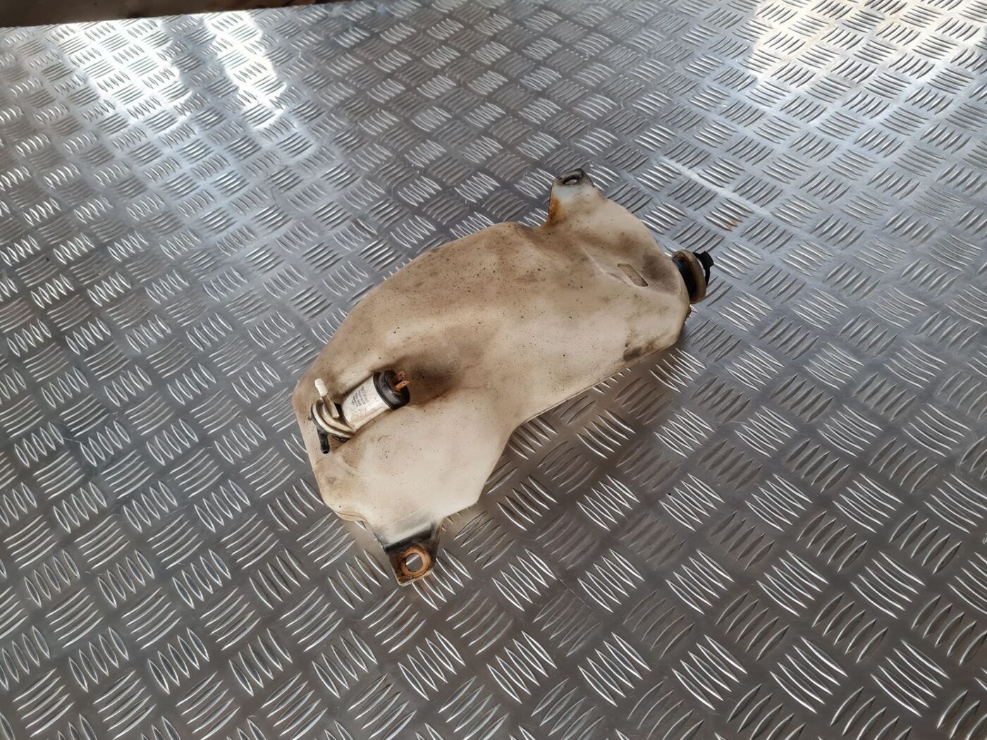 Mazgātāja šķidruma tvertne priekš FIAT STILO 2003