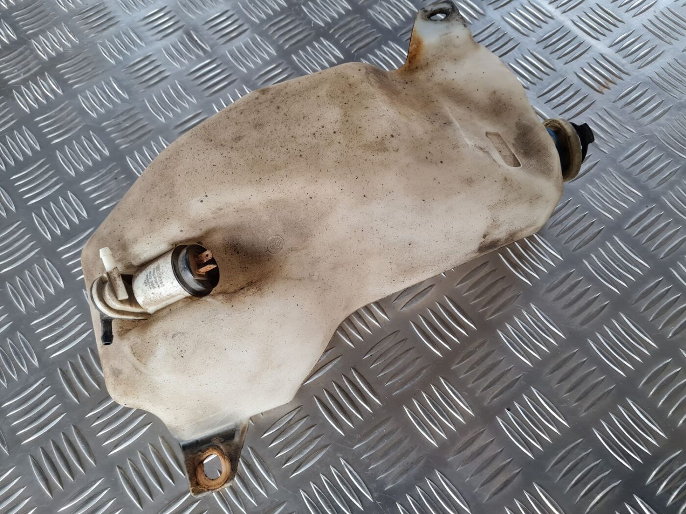 Mazgātāja šķidruma tvertne priekš FIAT STILO 2003