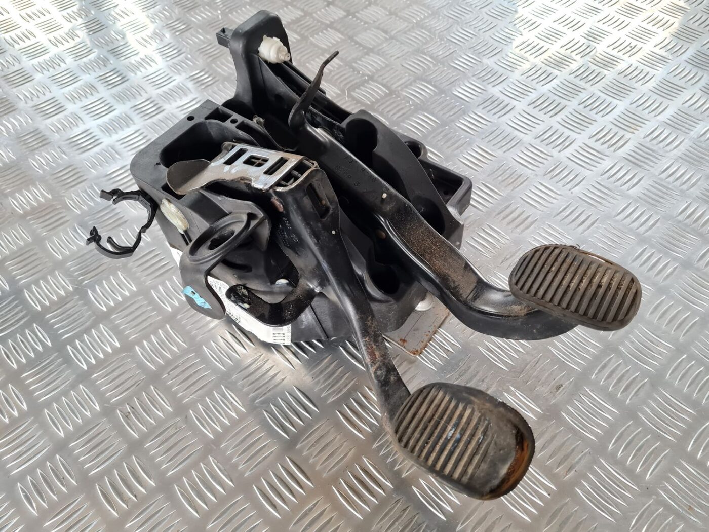 Pedāļu bloks priekš FIAT STILO 2003 2 Pedāļu bloks priekš FIAT STILO 2003