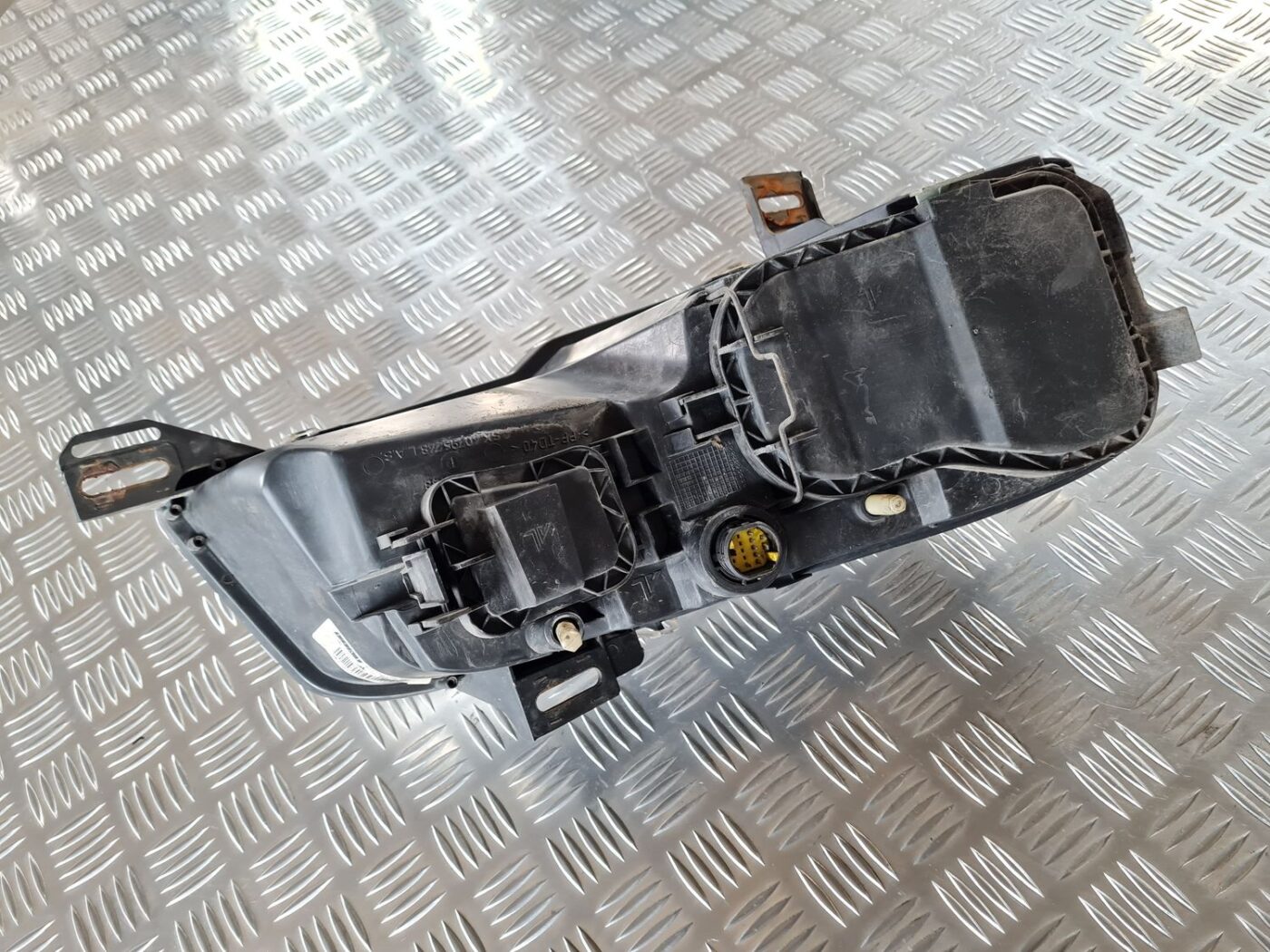 Priekšējais kreisais lukturis priekš FIAT STILO 2003