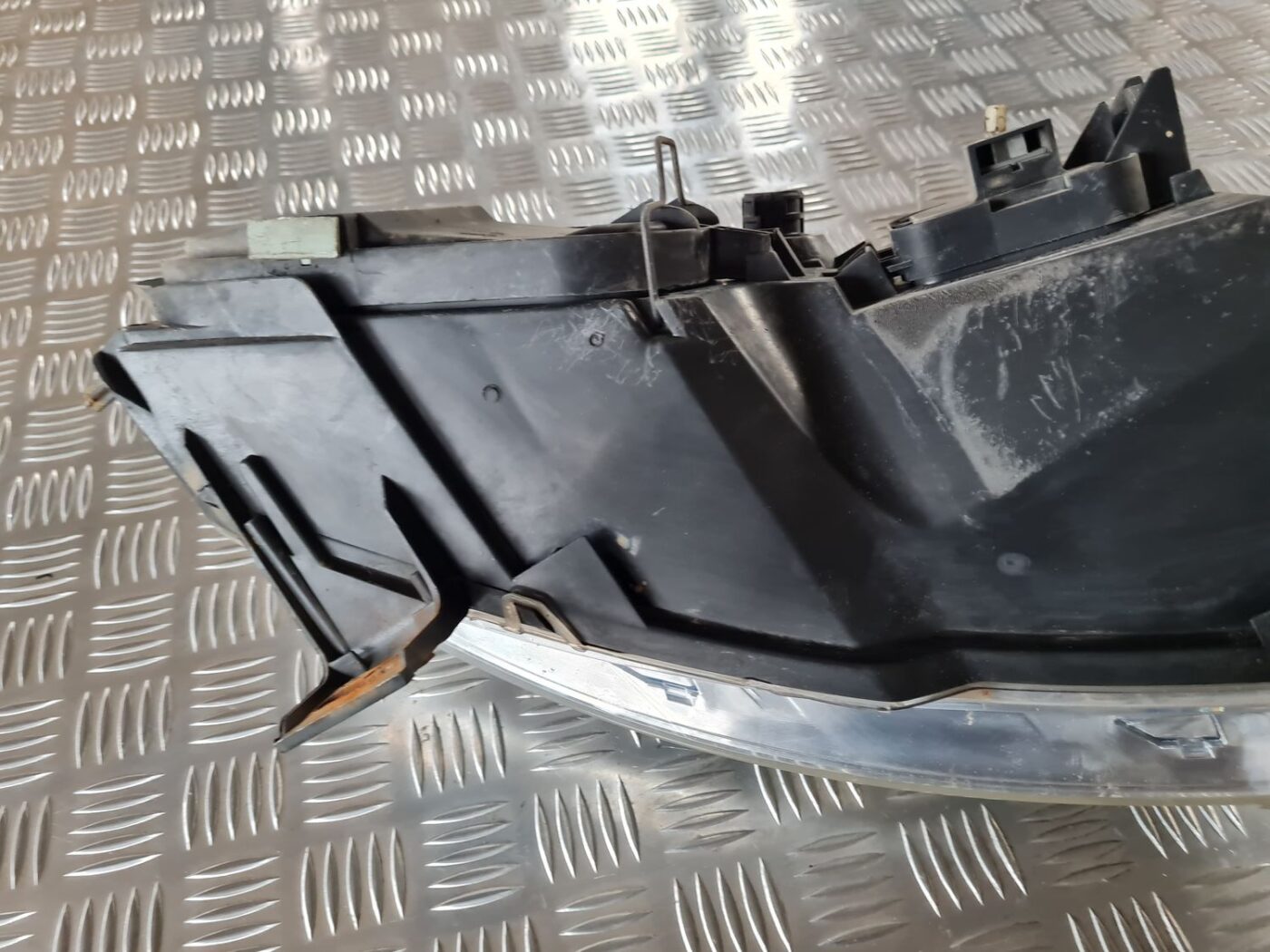 Priekšējais kreisais lukturis priekš FIAT STILO 2003