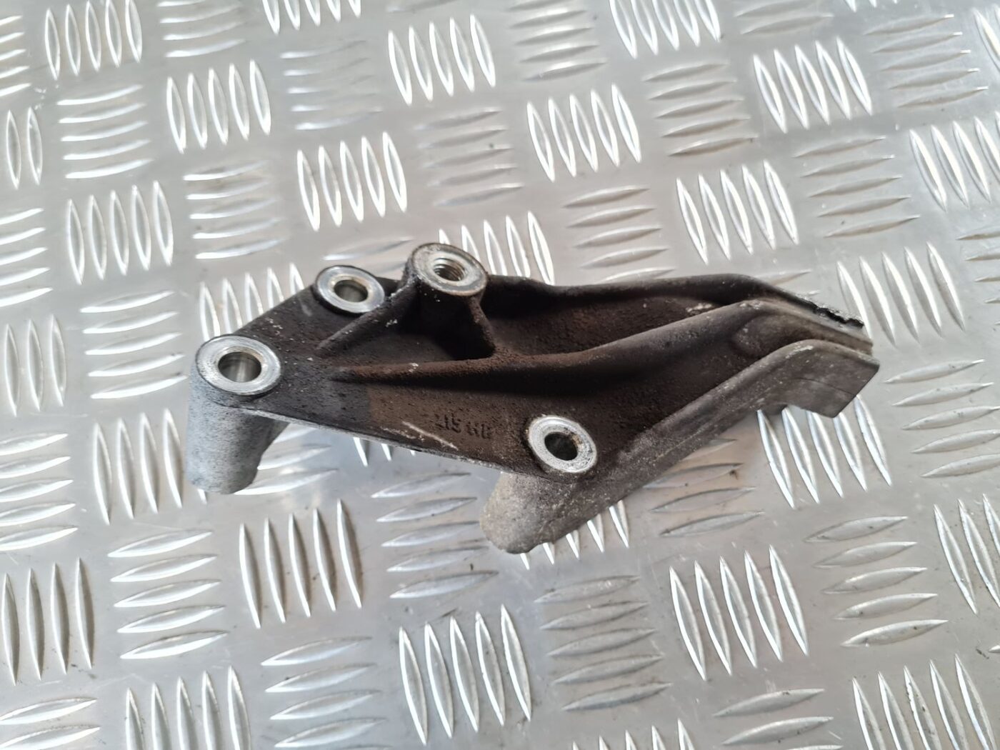 Dzinēja kronšteins priekš FIAT STILO 2003 3 Dzinēja kronšteins priekš FIAT STILO 2003