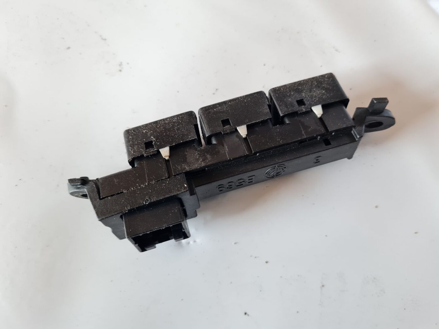 ESP poga priekš FIAT STILO 2003 5 ESP poga priekš FIAT STILO 2003