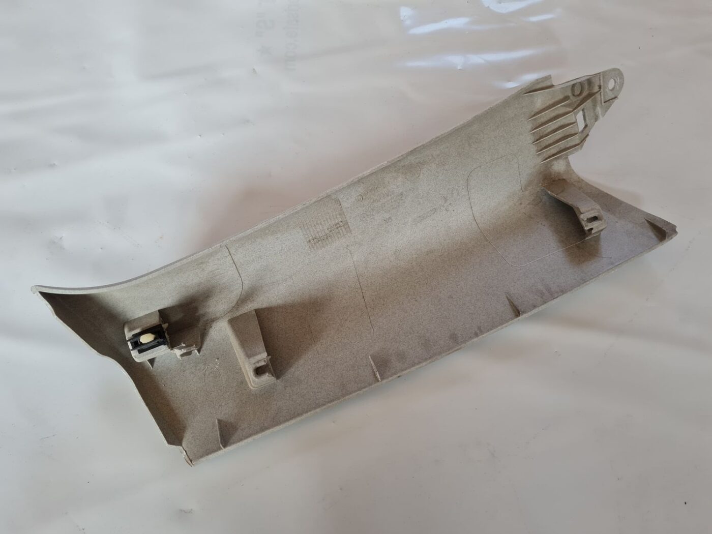 Aizmugurējas salona statnes apdare priekš FIAT STILO 2003 4 Aizmugurējas salona statnes apdare priekš FIAT STILO 2003