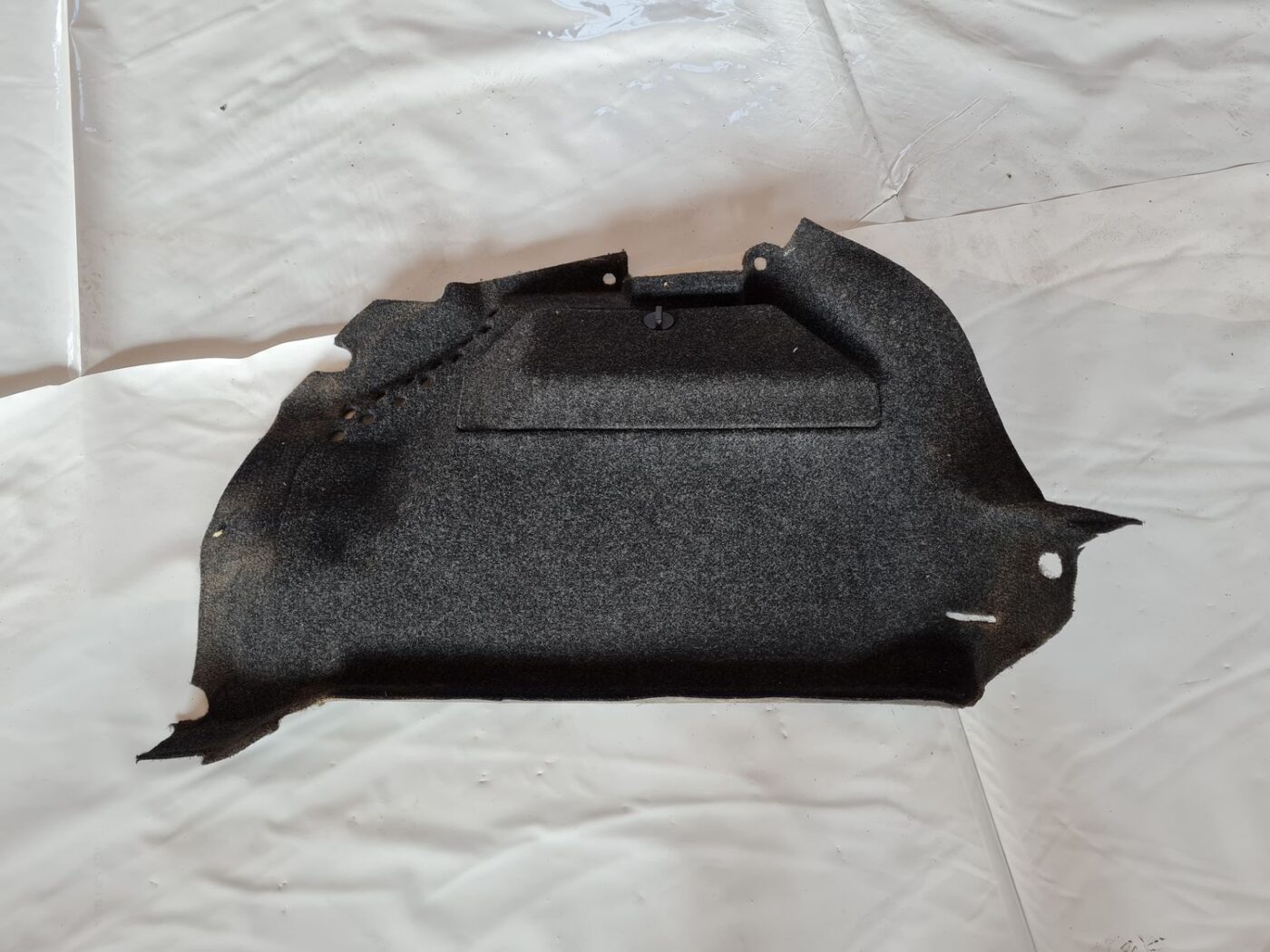 Bagāžnieka nodalījuma sānu apdare priekš FIAT STILO 2003 1 Bagāžnieka nodalījuma sānu apdare priekš FIAT STILO 2003