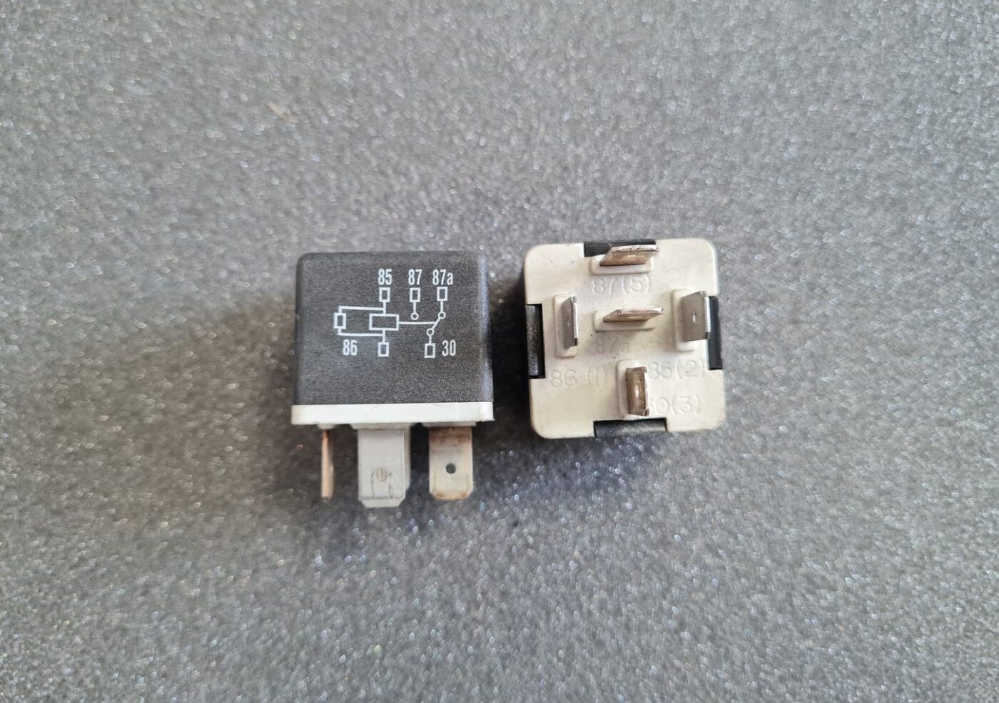 Drošinātāju releja priekš OPEL 2 Drošinātāju releja priekš OPEL