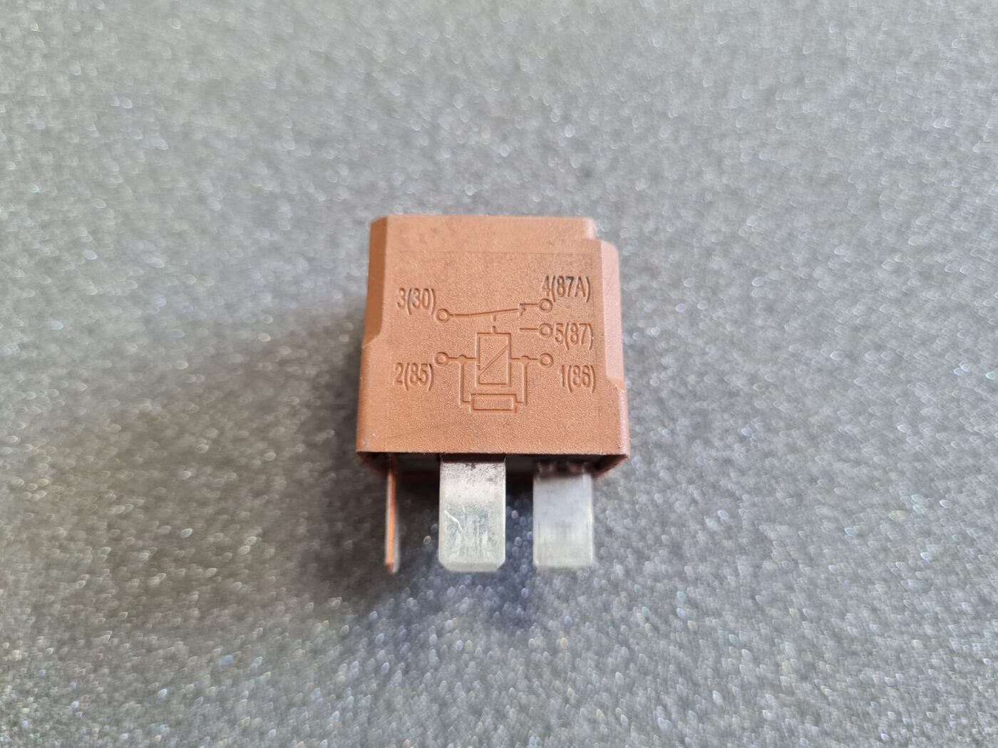 Drošinātāju releja priekš OPEL 2 Drošinātāju releja priekš OPEL