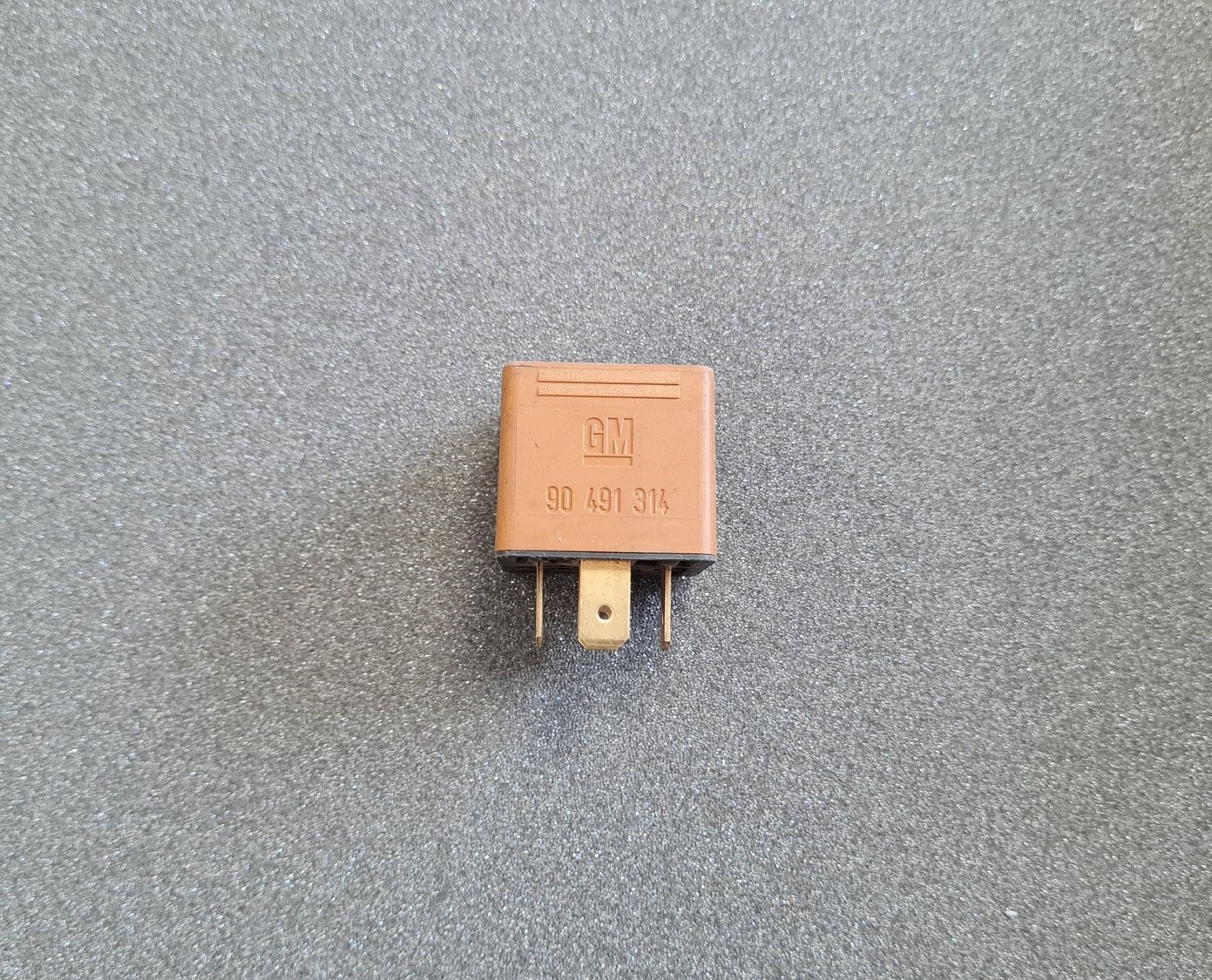 Drošinātāju releja priekš OPEL 1 Drošinātāju releja priekš OPEL