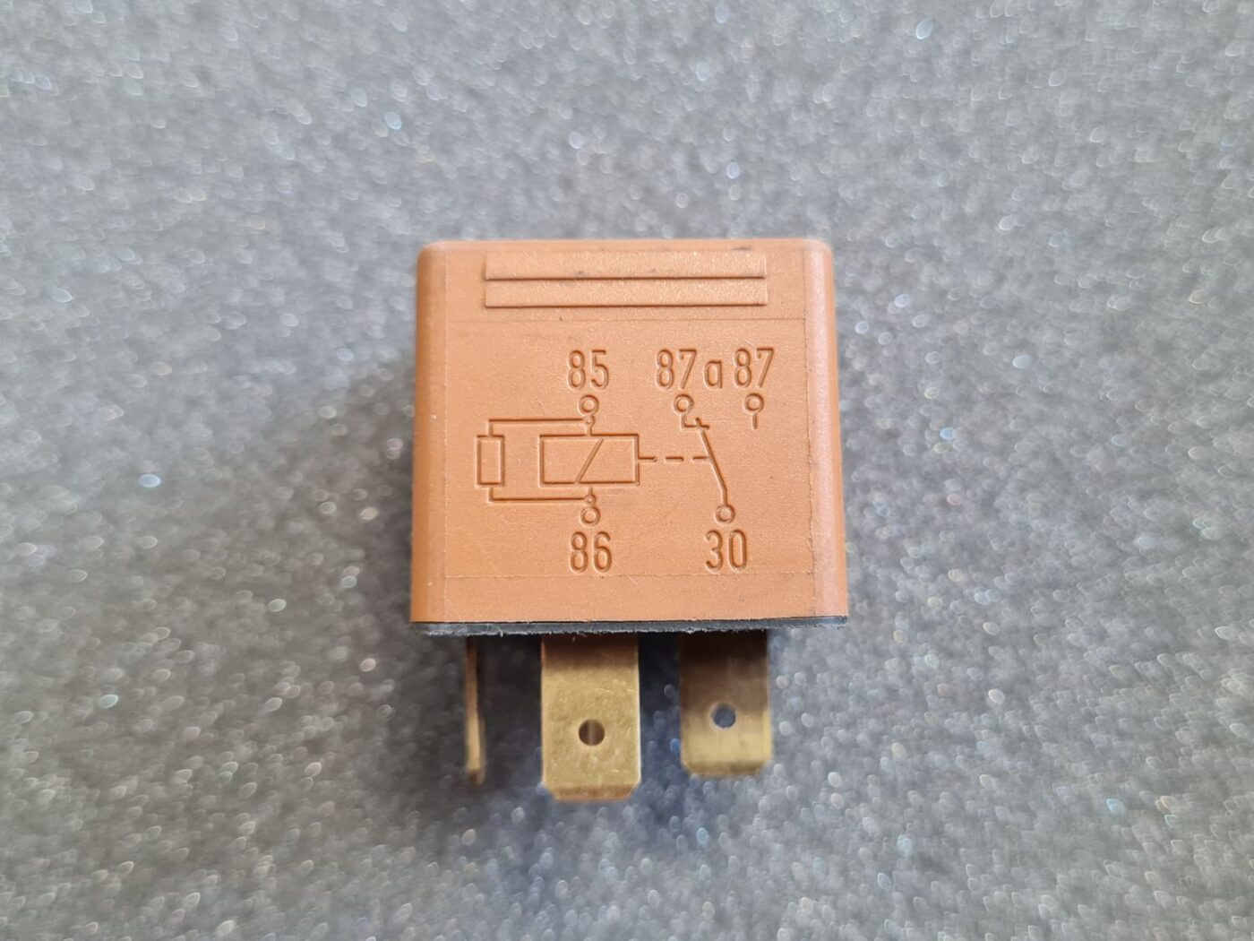 Drošinātāju releja priekš OPEL 3 Drošinātāju releja priekš OPEL