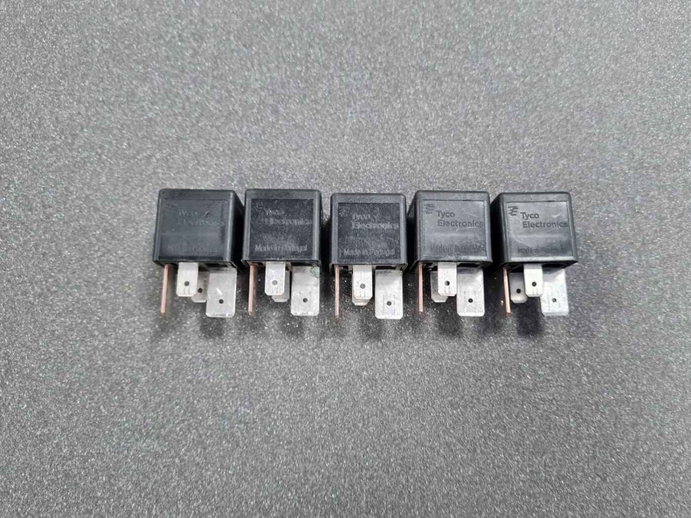 Drošinātāju releja priekš SUBARU 1 Drošinātāju releja priekš SUBARU