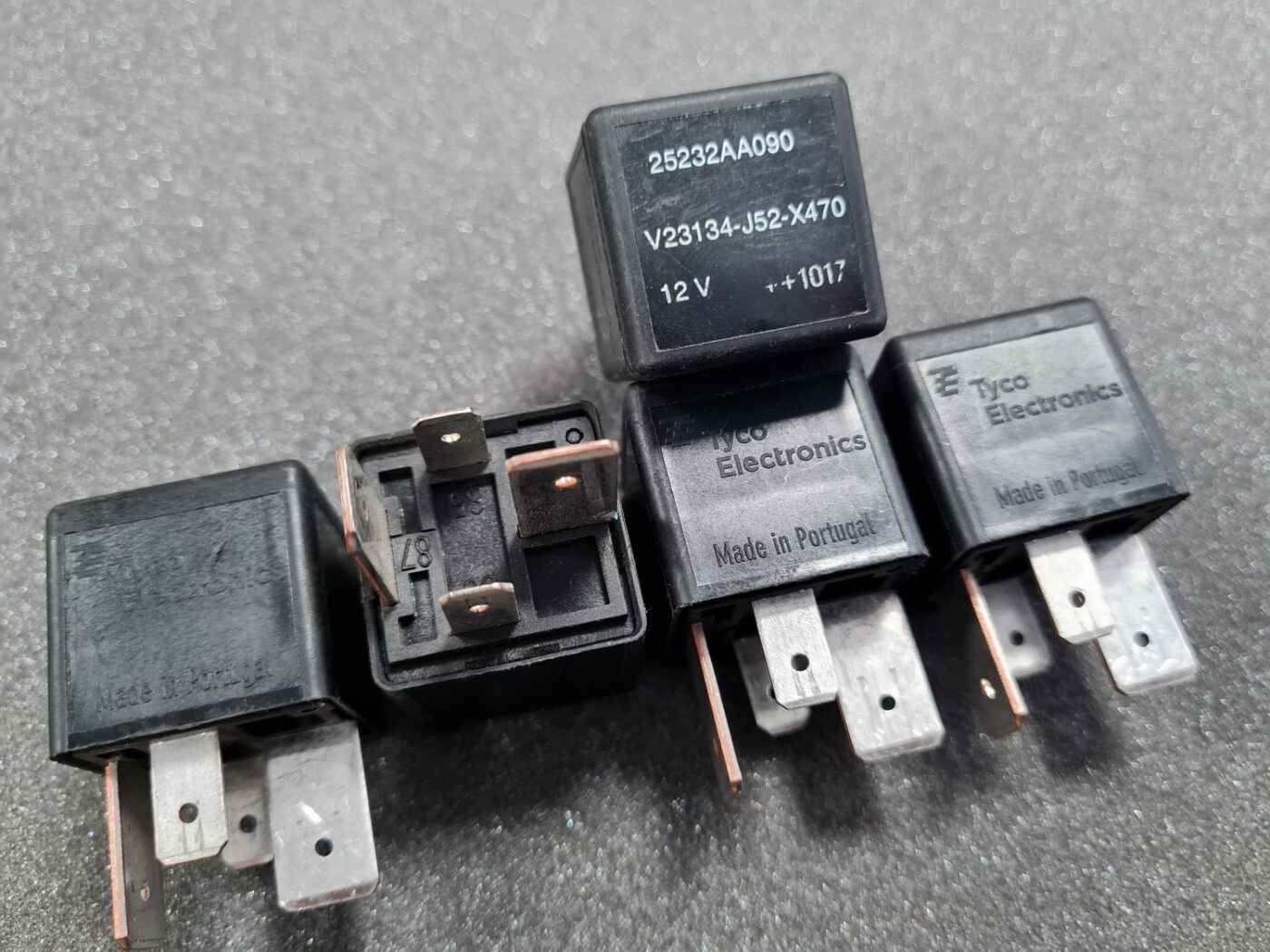 Drošinātāju releja priekš SUBARU 2 Drošinātāju releja priekš SUBARU