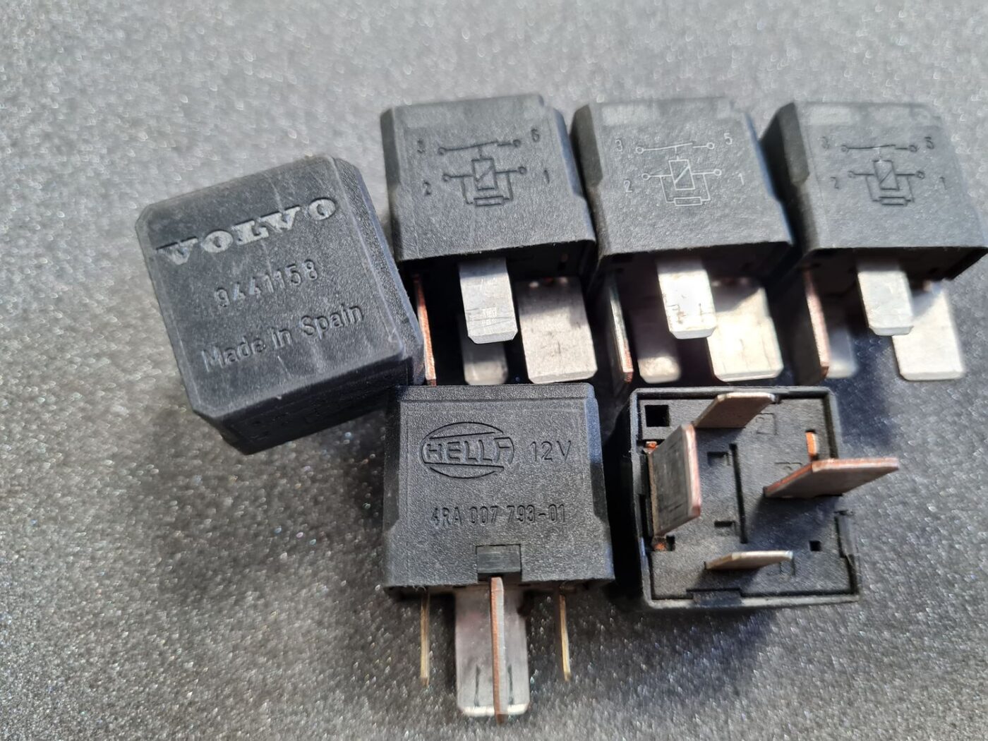 Drošinātāju releja priekš VOLVO 2 Drošinātāju releja priekš VOLVO