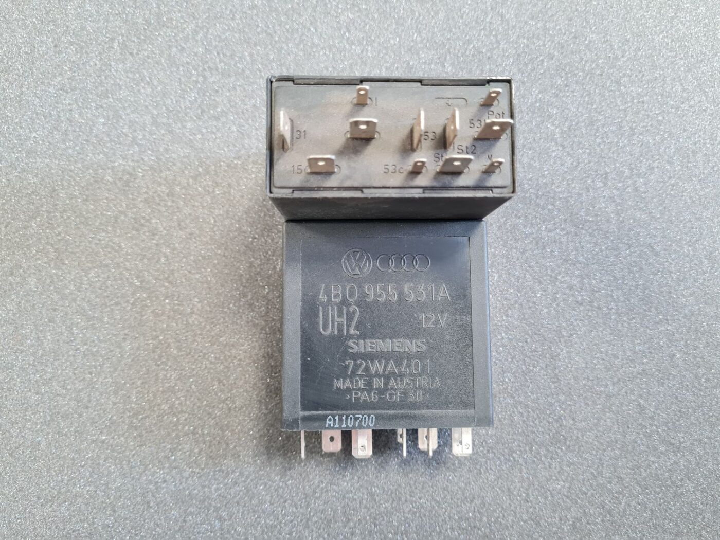 Drošinātāju releja priekš AUDI 4 Drošinātāju releja priekš AUDI