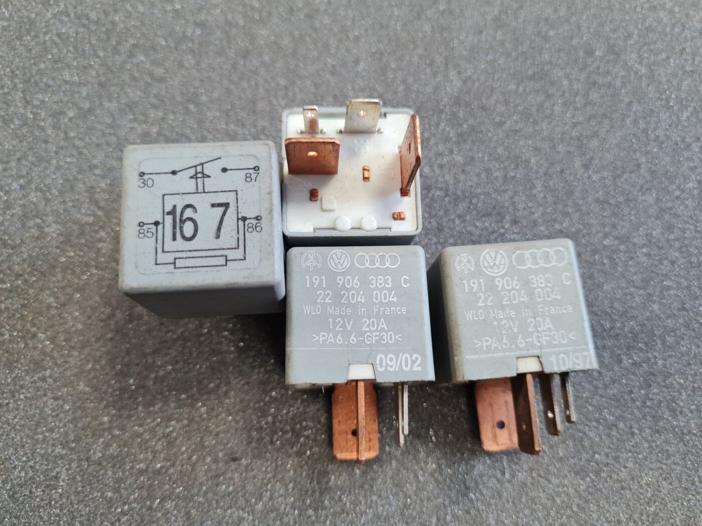 Drošinātāju releja priekš AUDI 3 Drošinātāju releja priekš AUDI