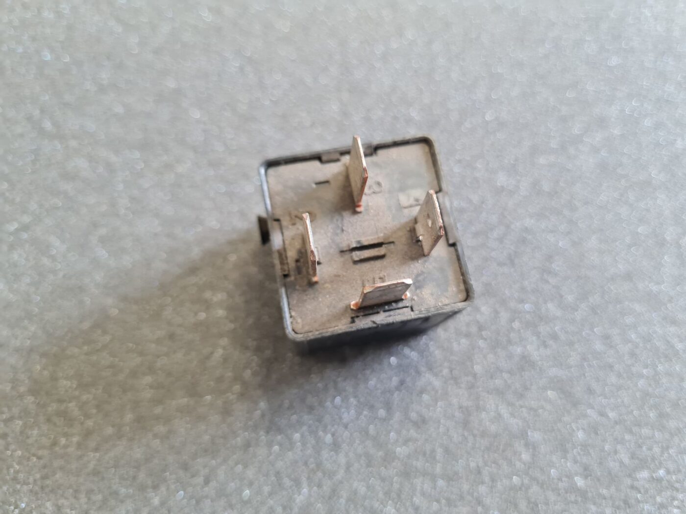 Drošinātāju releja priekš AUDI 4 Drošinātāju releja priekš AUDI