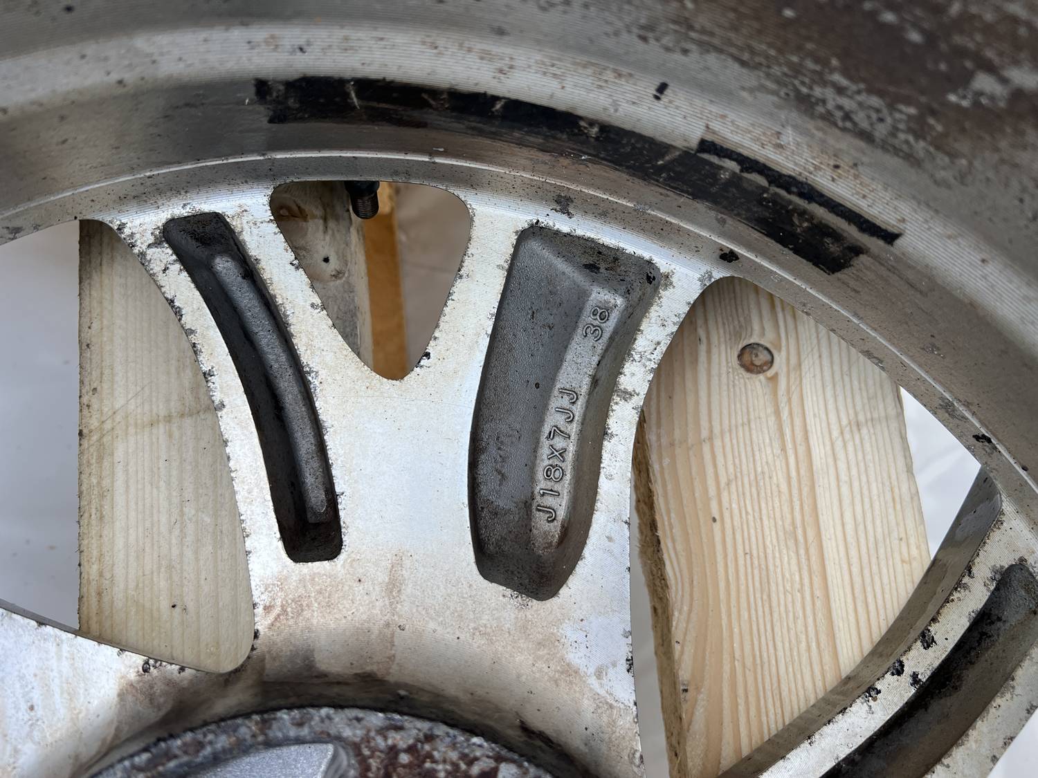 Lietie diski - vieglmetāla (2gab) priekš CITROEN C-CROSSER 2009 4 Lietie diski - vieglmetāla (2gab) priekš CITROEN C-CROSSER 2009