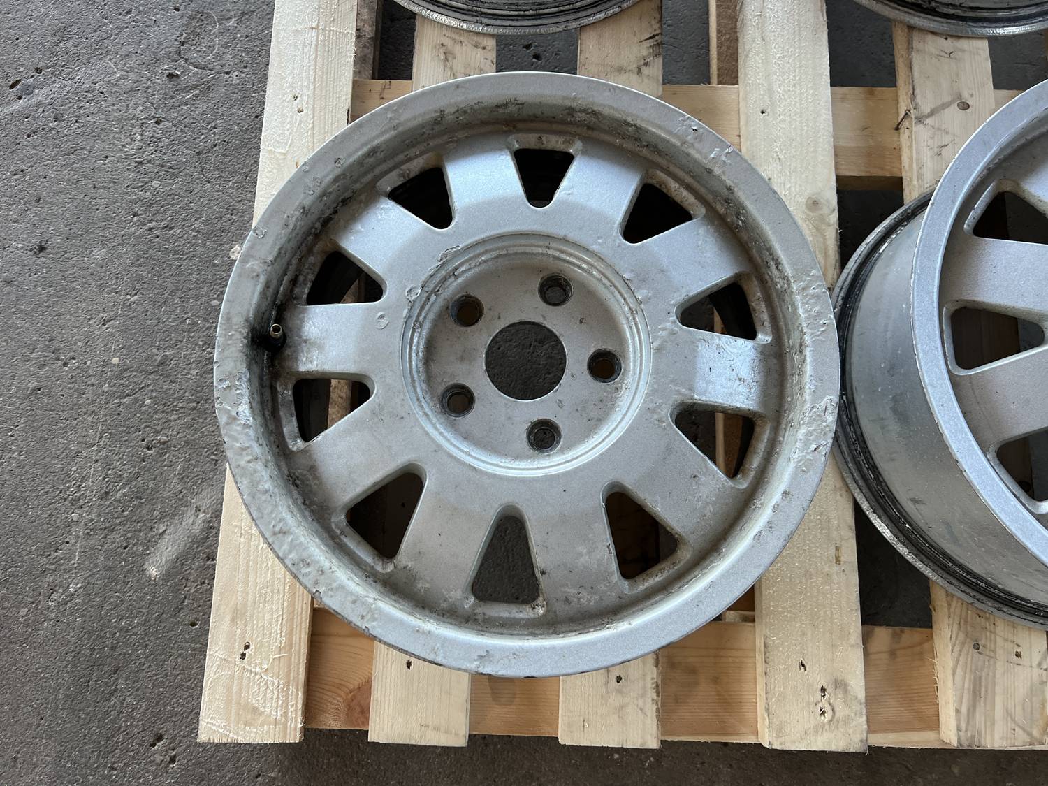 Lietie diski - vieglmetāla (kpl) priekš AUDI A4 1996