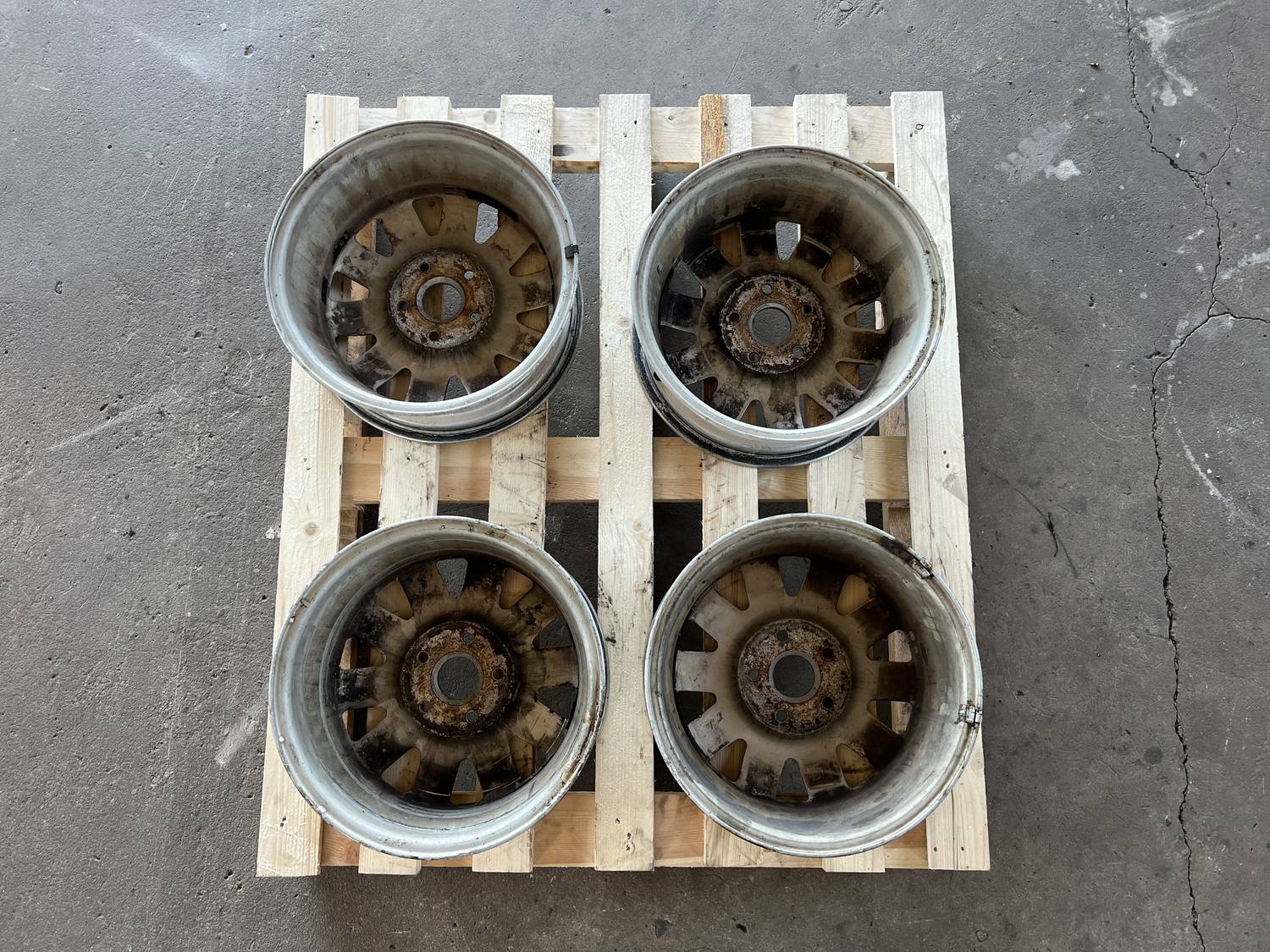 Lietie diski - vieglmetāla (kpl) priekš AUDI A4 1996