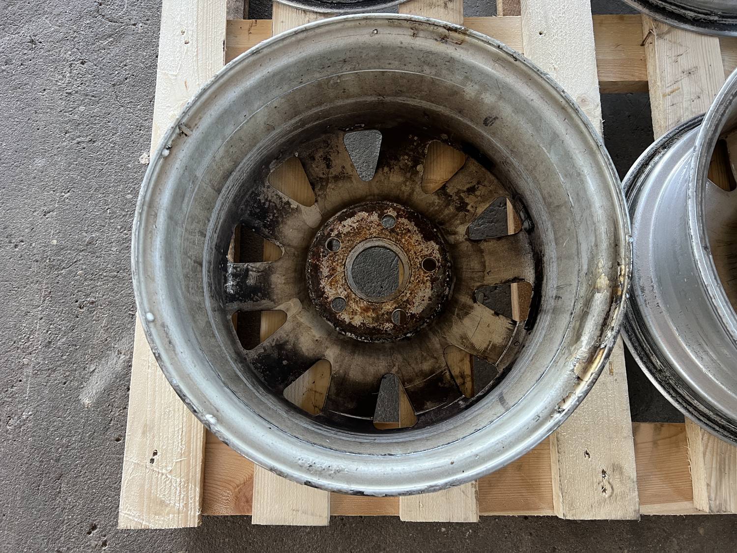 Lietie diski - vieglmetāla (kpl) priekš AUDI A4 1996