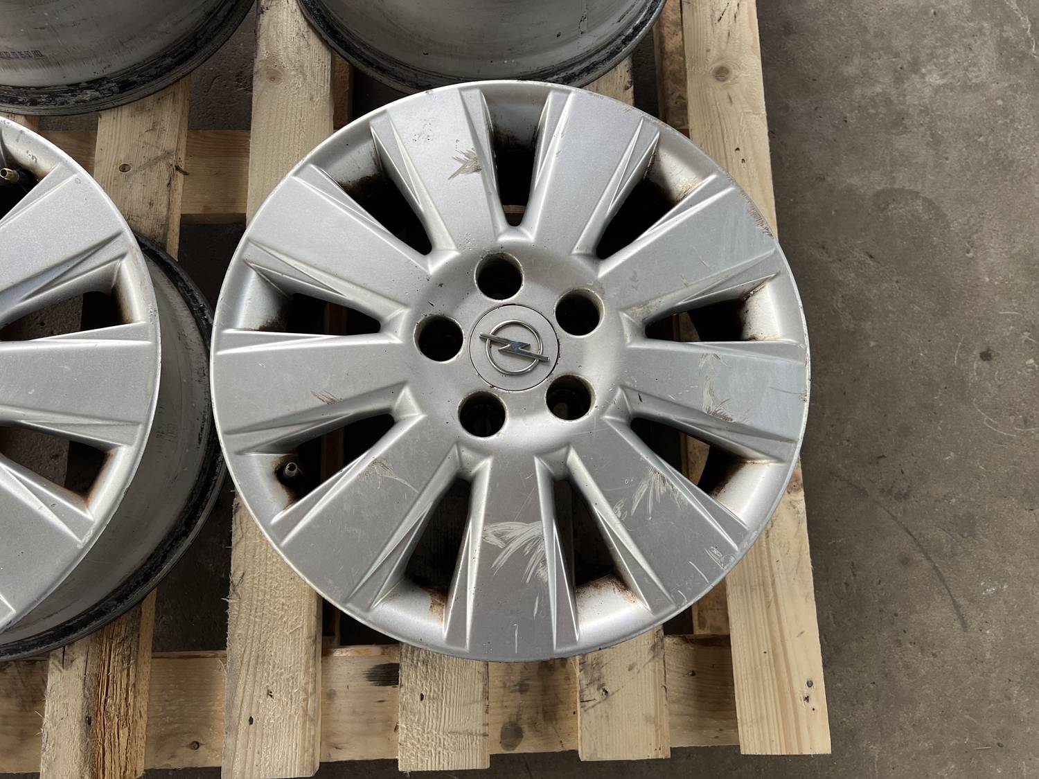 Lietie diski - vieglmetāla (kpl) priekš OPEL VECTRA C 2002 11 Lietie diski - vieglmetāla (kpl) priekš OPEL VECTRA C 2002