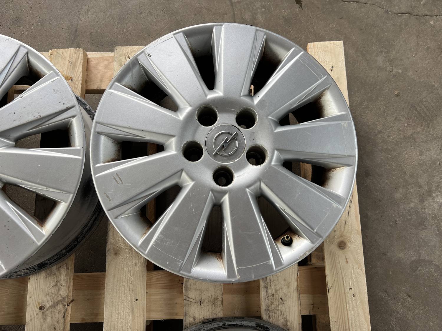 Lietie diski - vieglmetāla (kpl) priekš OPEL VECTRA C 2002 9 Lietie diski - vieglmetāla (kpl) priekš OPEL VECTRA C 2002