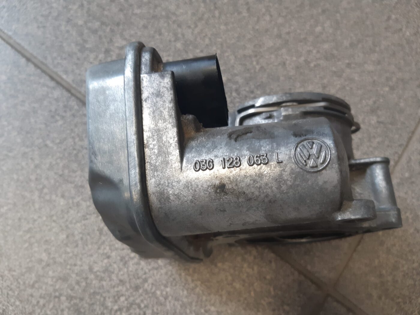 Droseļvārsts priekš DODGE JOURNEY 2010 3 Droseļvārsts priekš DODGE JOURNEY 2010