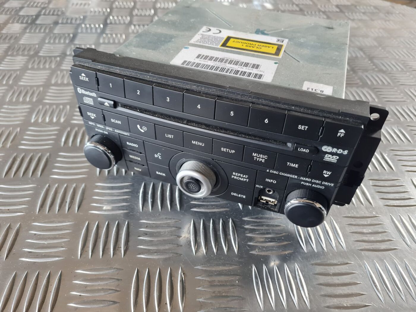 CD/DVD/Navigācijas bloks priekš DODGE JOURNEY 2010 1 CD/DVD/Navigācijas bloks priekš DODGE JOURNEY 2010