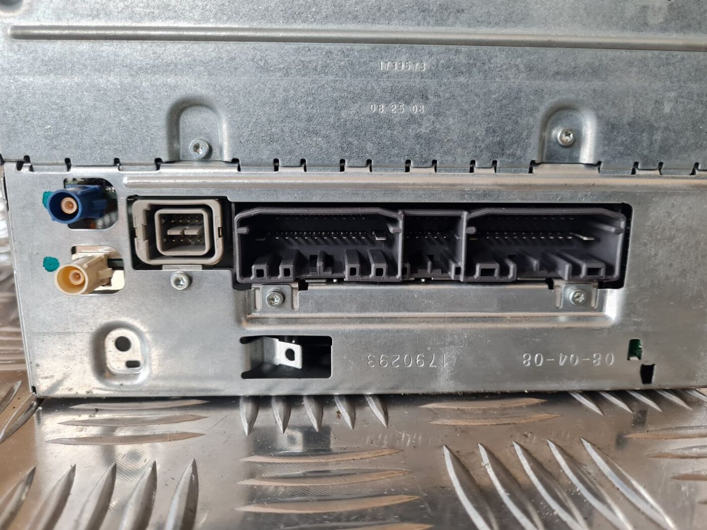 CD/DVD/Navigācijas bloks priekš DODGE JOURNEY 2010 4 CD/DVD/Navigācijas bloks priekš DODGE JOURNEY 2010