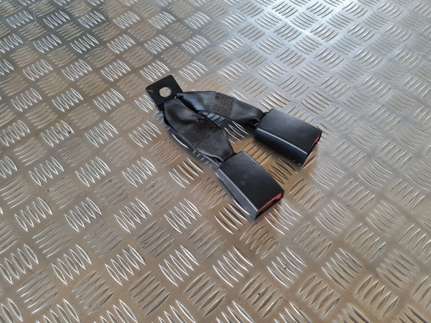 Aizmugurējā dubultā drošības jostas sprādze priekš DODGE JOURNEY 2010