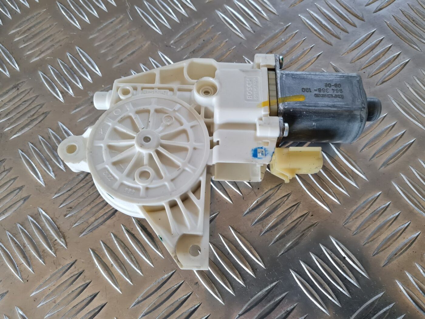 Elektrisko stiklu motors priekš DODGE JOURNEY 2010 4 Elektrisko stiklu motors priekš DODGE JOURNEY 2010